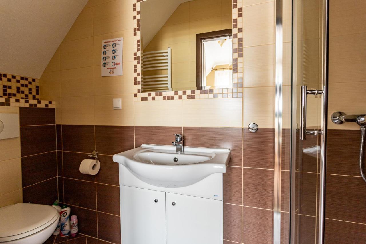 Pokoje Goscinne Katarzyna Kur Debki Ngoại thất bức ảnh